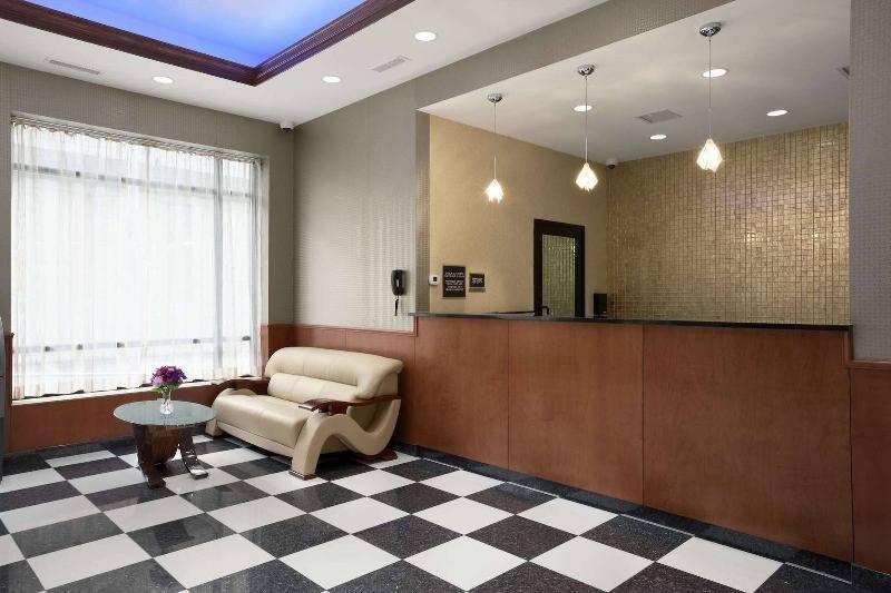 Wingate By Wyndham Jamaica Ny/ Airtrain Jfk