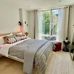 Bright+Lovely Home /Beautiful Street