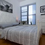 Modern Apartment By Central Park - 3 Br