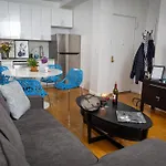 Modern Apartment By Central Park - 3 Br