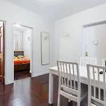 Charming 2-Bedroom Haven In Manhattan