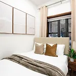 317-1B Modern 1Br Ues W&D