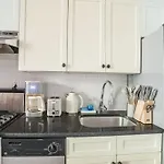 Amazing 2Bedroom 1Bath Apartment On Barrow Street