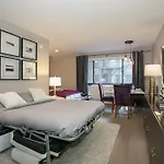Luxury Studio Apartment - Midtown West B