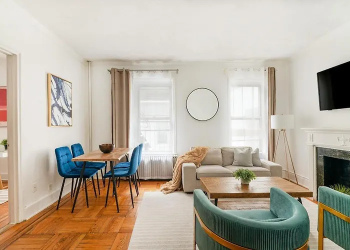 61-2C Prime Ues 2Br Newly Furnished Best Value