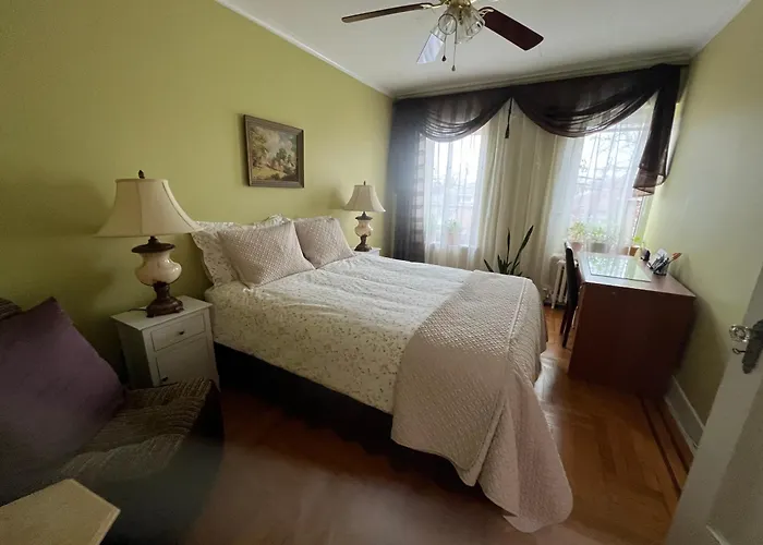 Comfort Stay In Brooklyn - Shared With A Host House Spaces