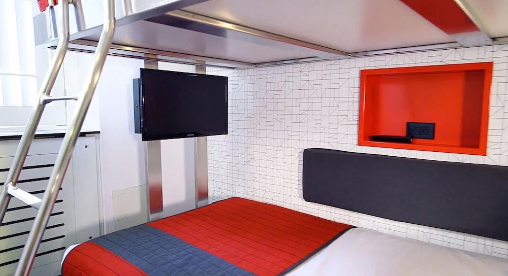 Pod 51 Hotel
