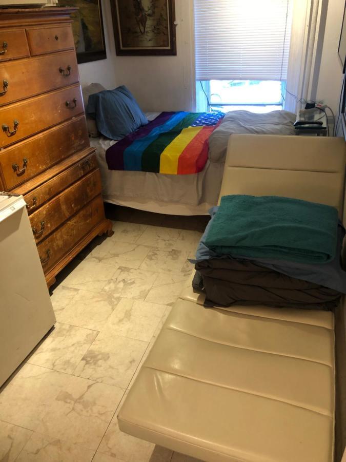 Private In Manhattan Guest house