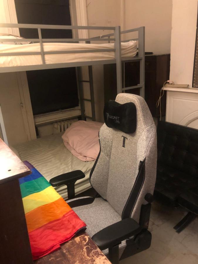 Guest house Private In Manhattan *