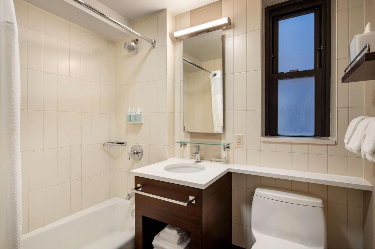 Hotel By Marriott Manhattan/ Midtown Eastside 4*