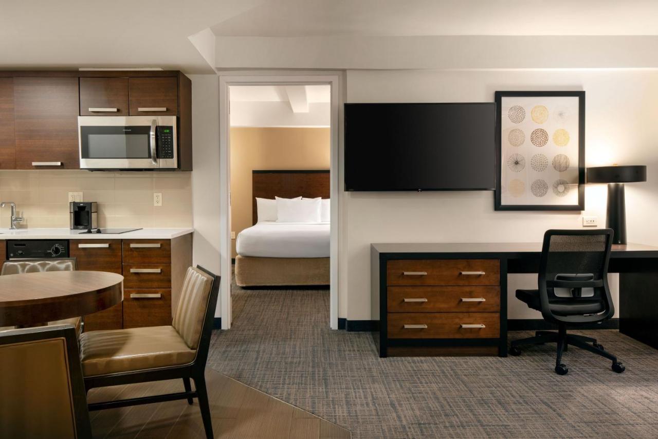 By Marriott Manhattan/ Midtown Eastside