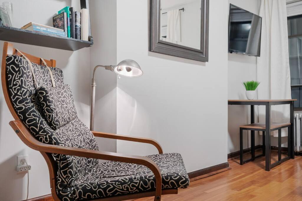 Great Location In Times Square Near Subway New York