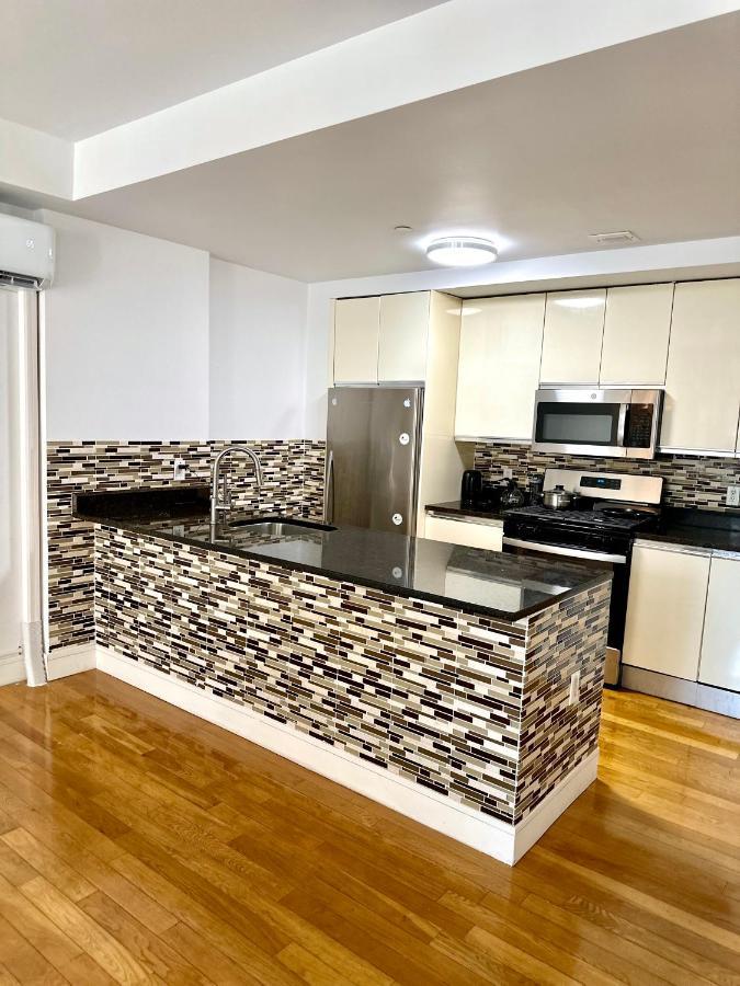Modern In Heart Of Brooklyn Apartment *