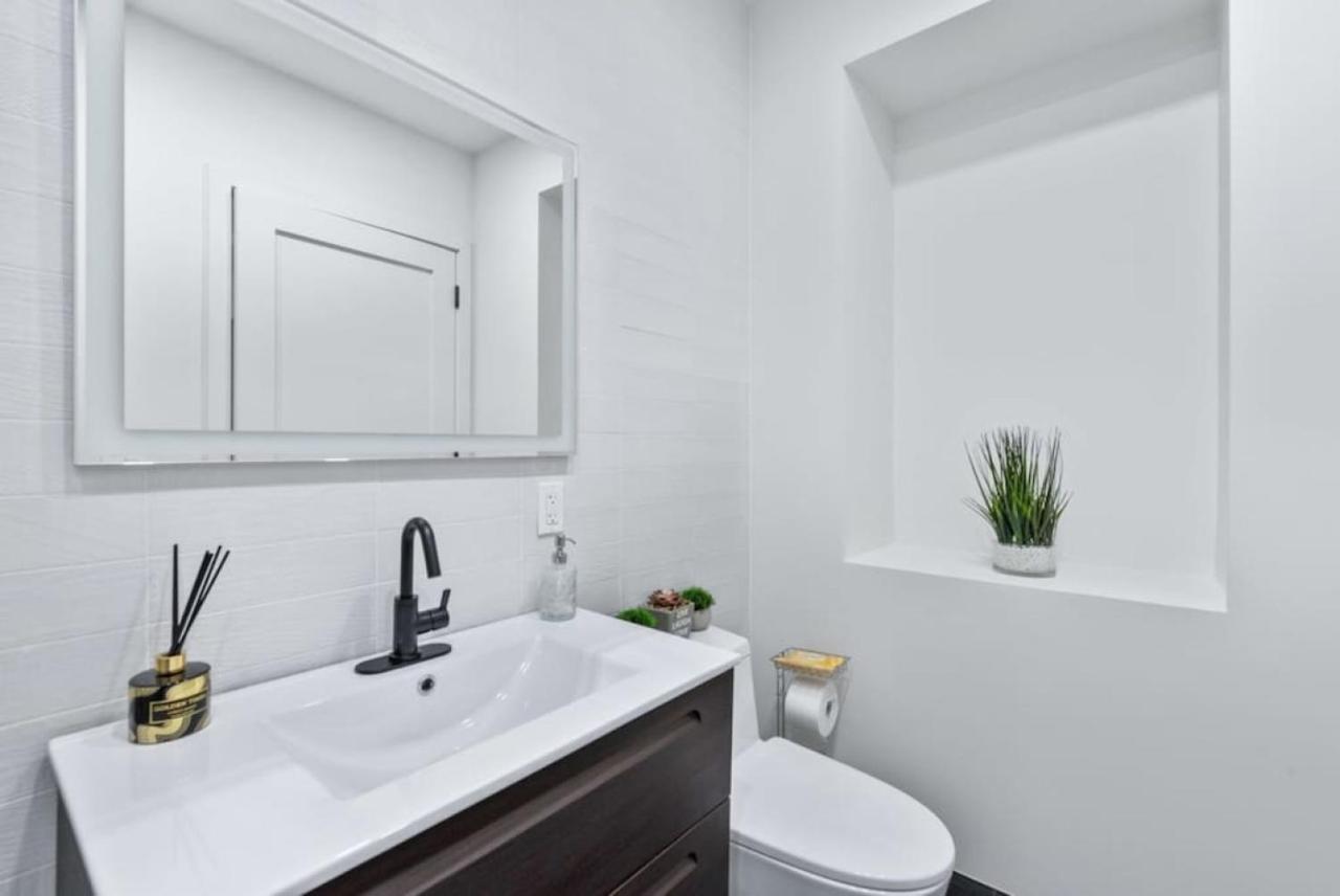 Top Notch 2 Bedroom Minutes From Central Park New York