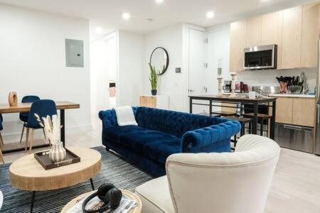 Apartment 3br 2baths With Private Outdoors *