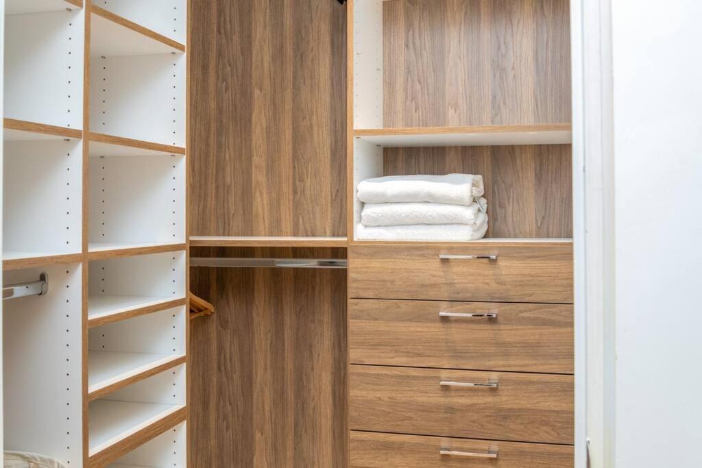 Luxurious Soho Apartment~ 2 Bedroom 2 Bathroom New York