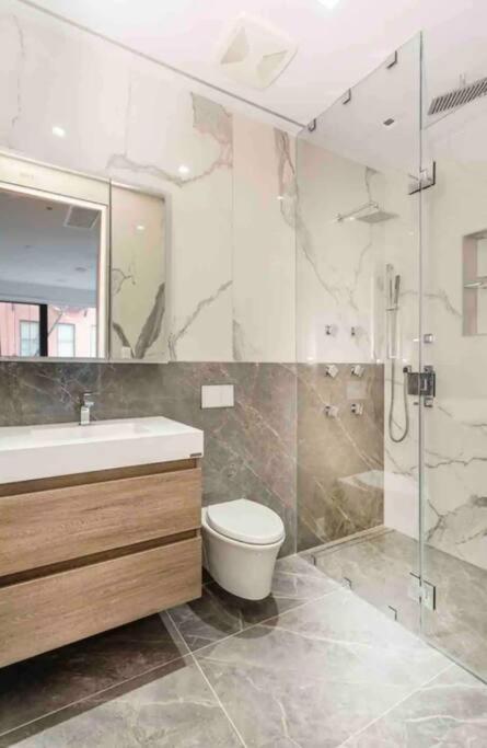 Luxurious Soho Apartment~ 2 Bedroom 2 Bathroom