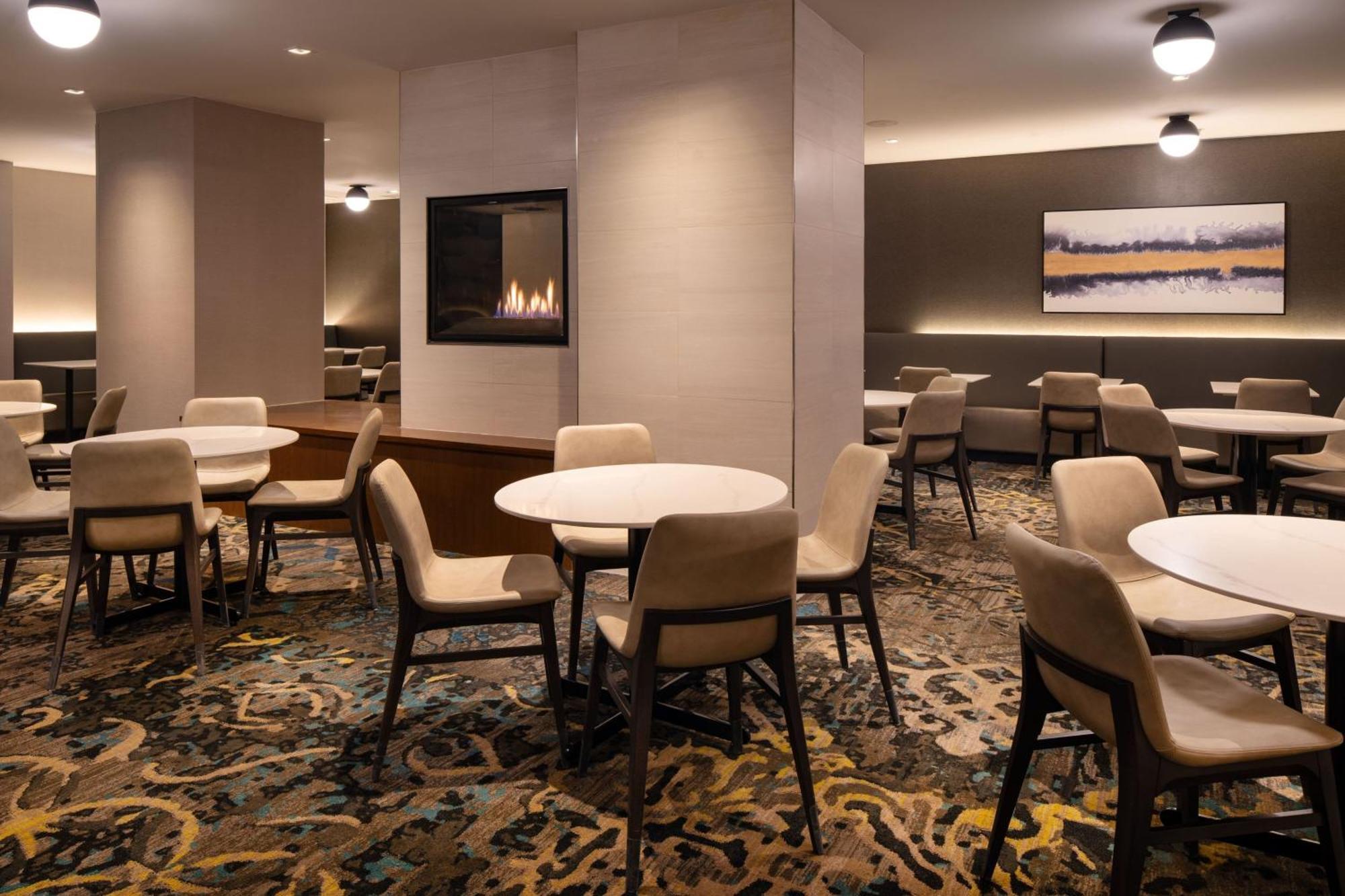 By Marriott Manhattan/ Midtown Eastside Hotel