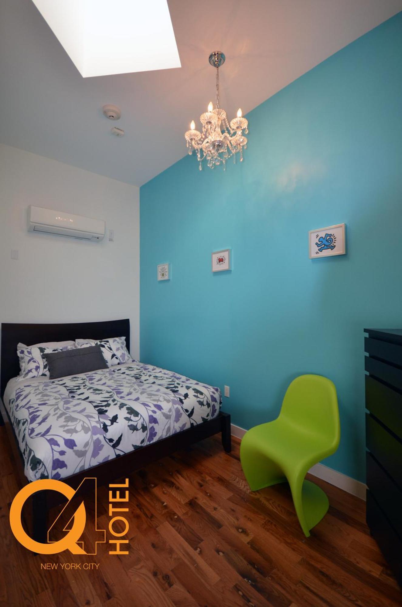 Hostel Q4 And