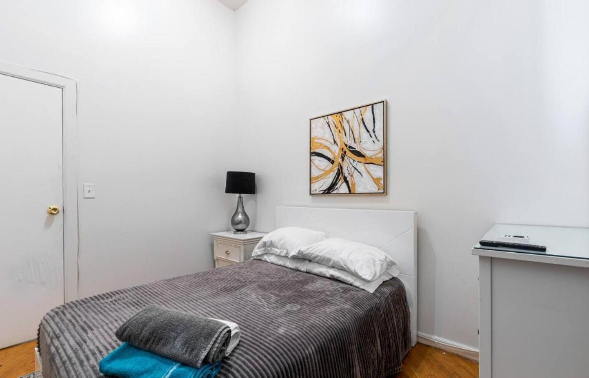 Majestic 3 Bedroom In Nyc! Apartment *