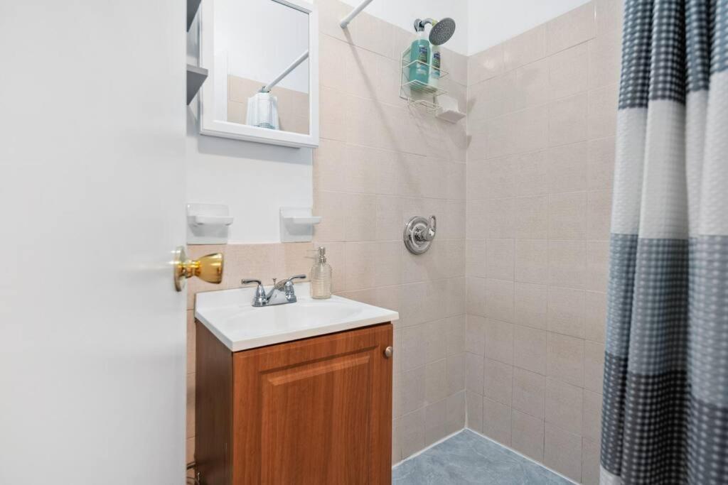 Apartment 2br Great Location Short Walk To Times Square *