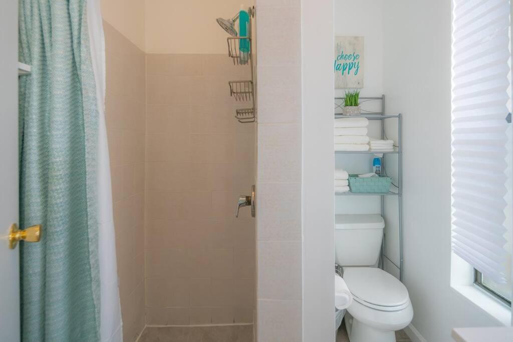 2br Great Location Short Walk To Times Square Apartment *