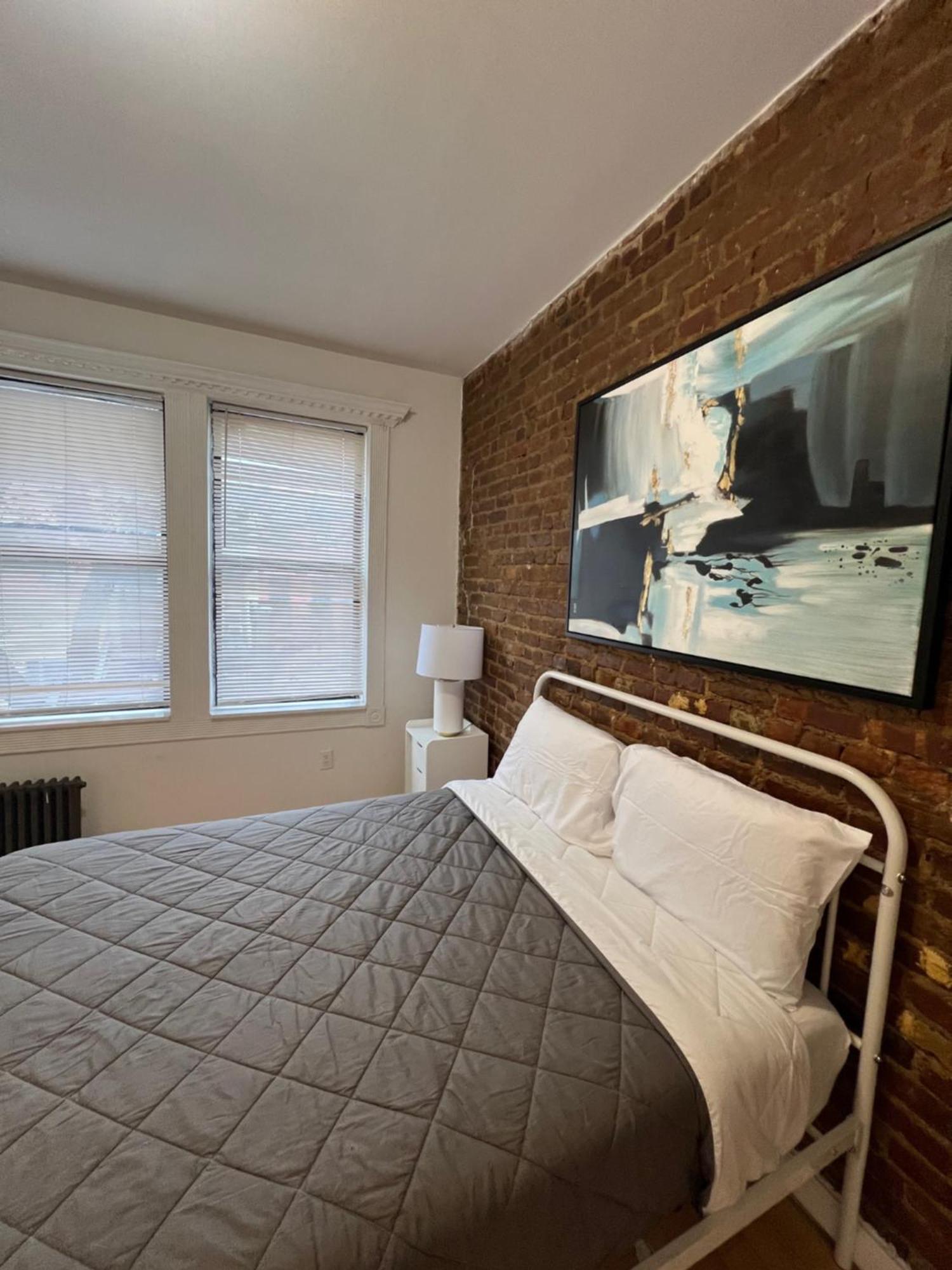 Modern By Park - 3 Br Apartment *