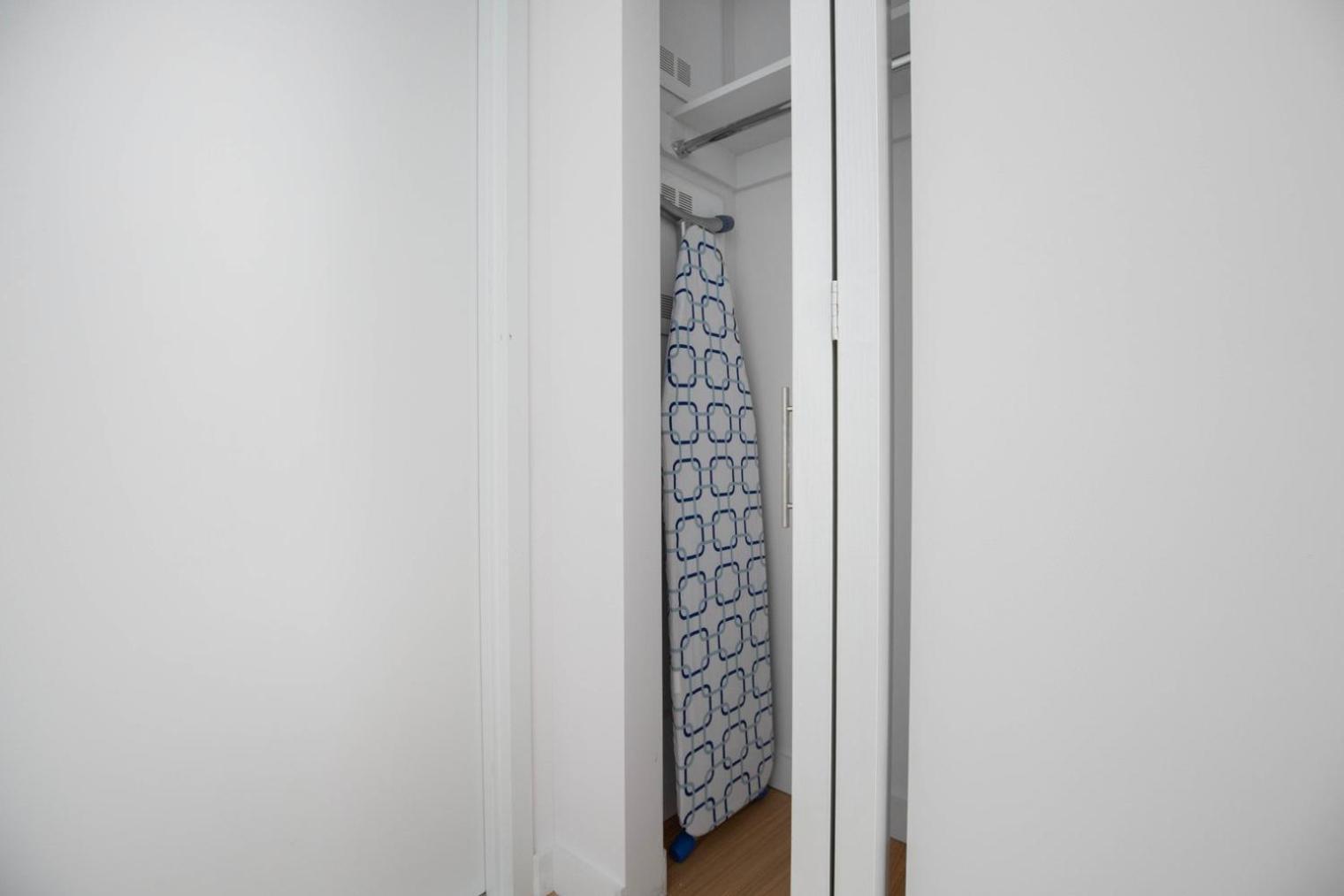 Apartment Les 1br W Gym Doorman Wd Nr Park Nyc-1314 New York