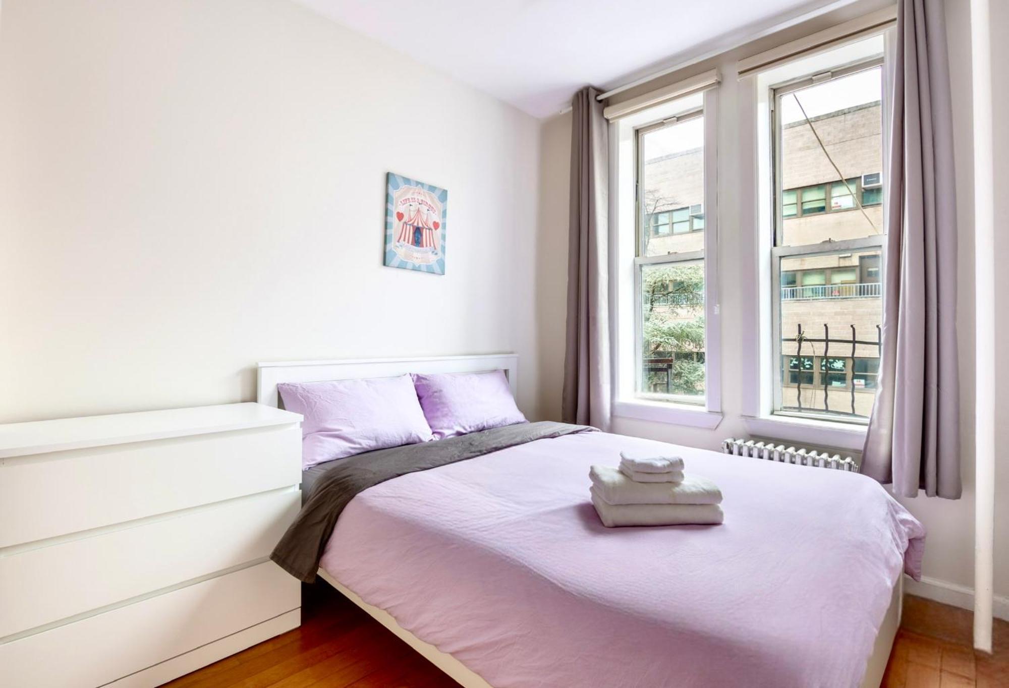 2 Bedroom Cozy Heaven In China Town Apartment