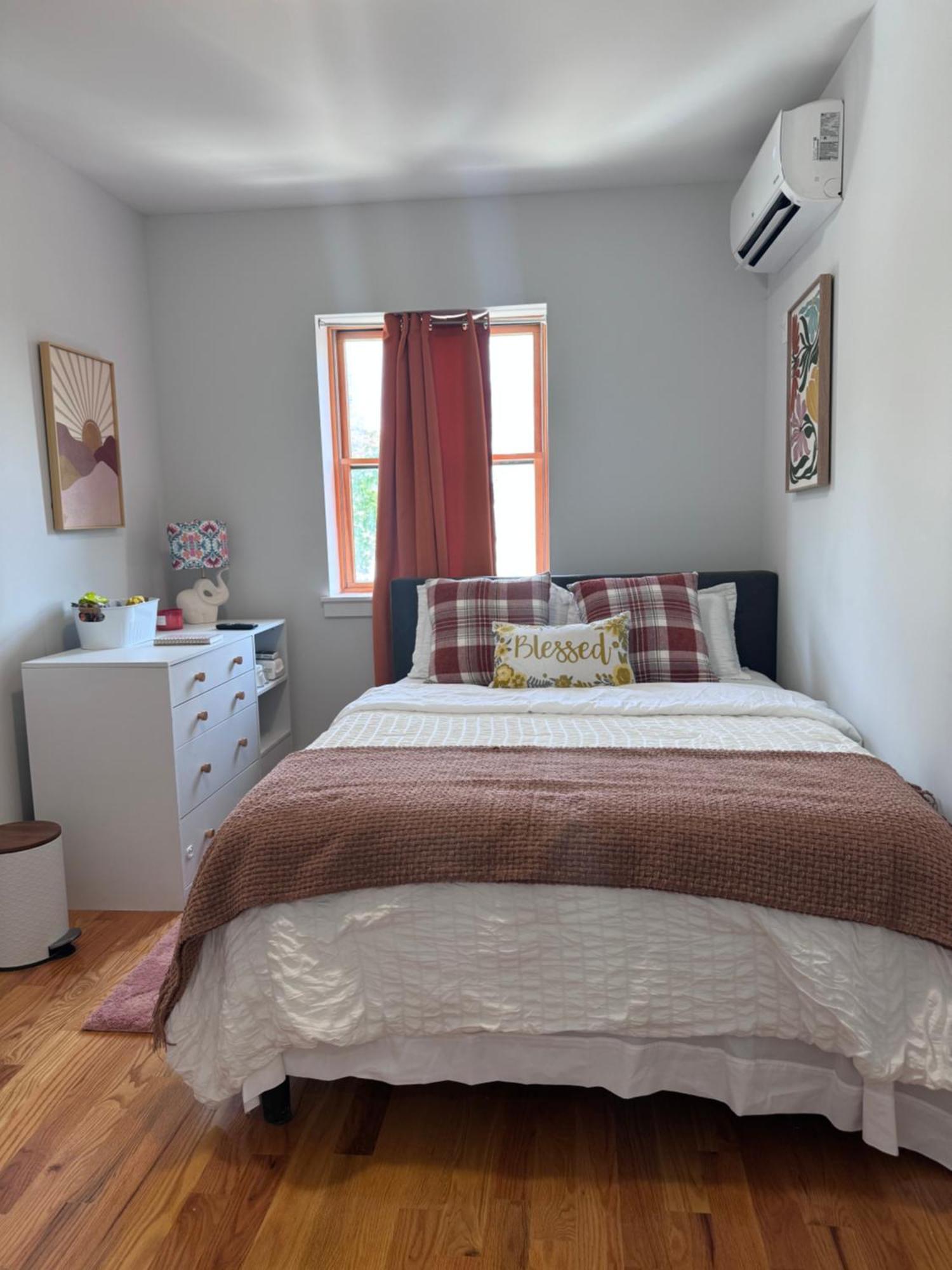 Cozy And Peaceful In Brooklyn
