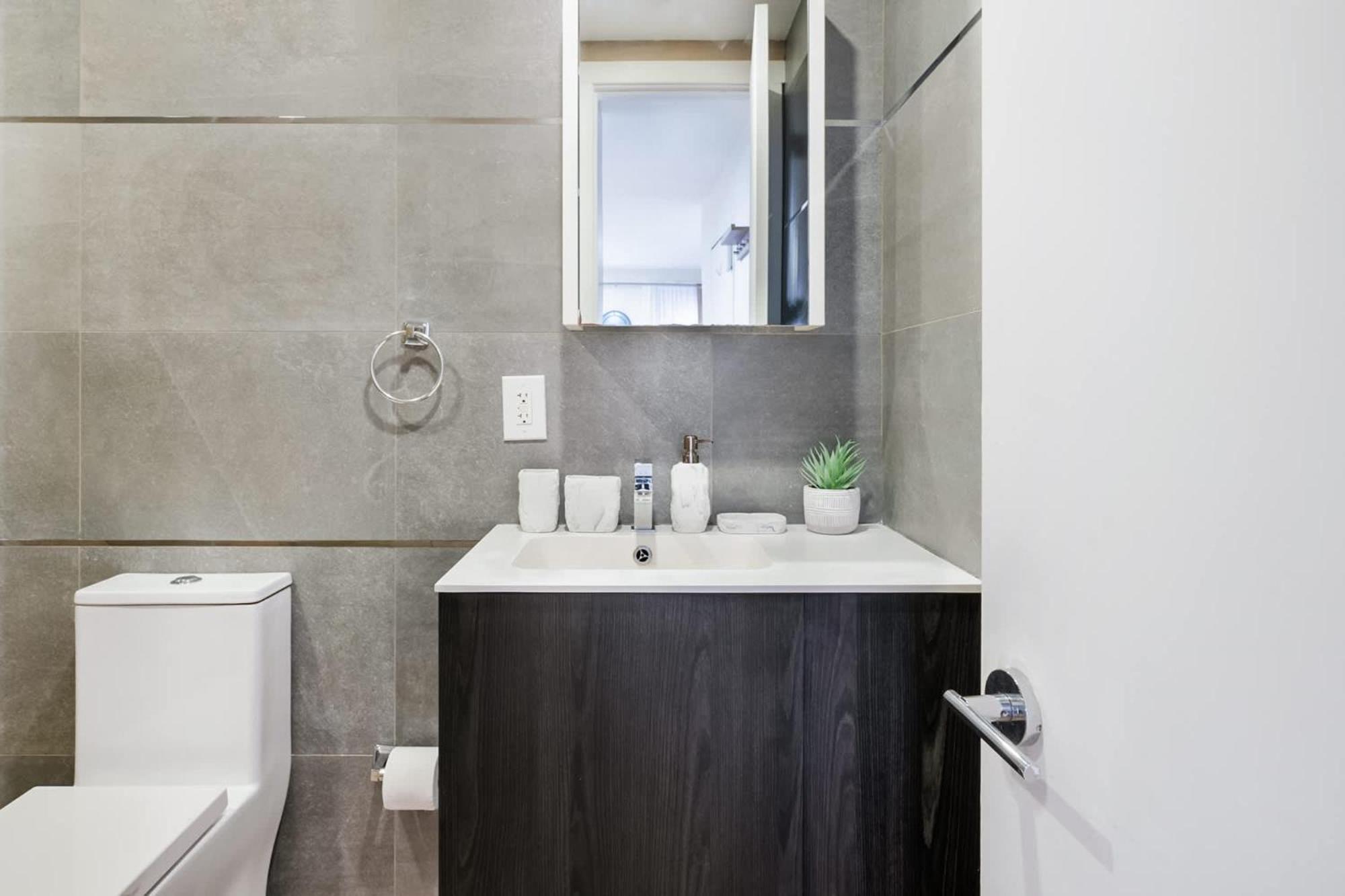Apartment 1597-4 Brand New Prime Ues W D Walk To C Park