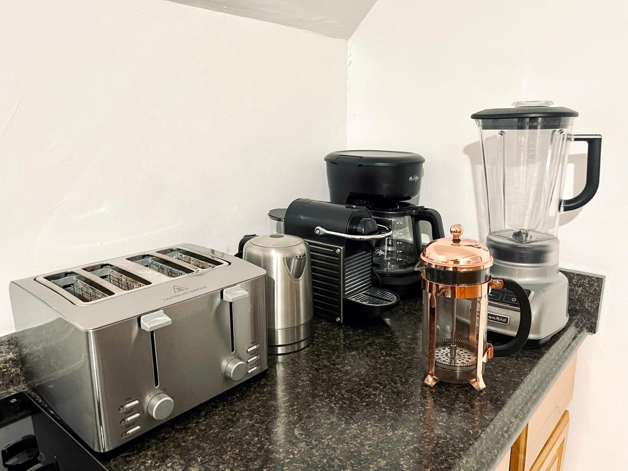 Gorgeous Extra Spacious Duplex Penthouse *