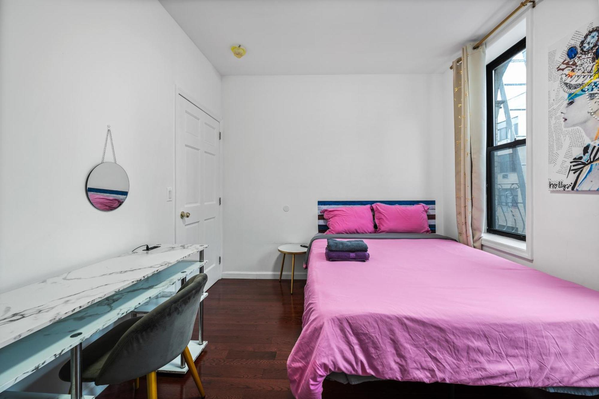 Pinky Pinky 2 Bedroom Hotel