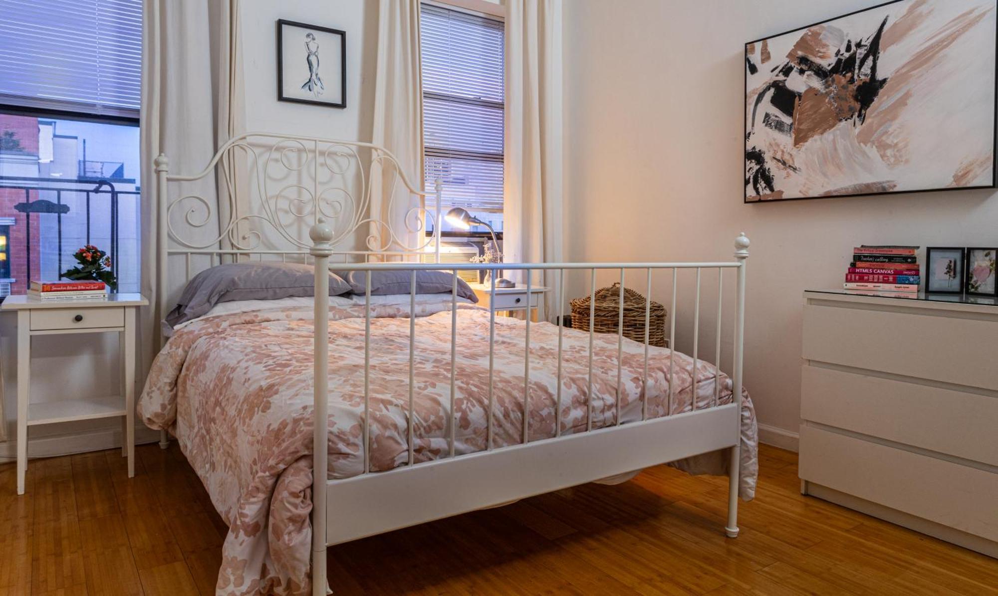 Modern By Park - 3 Br Apartment *