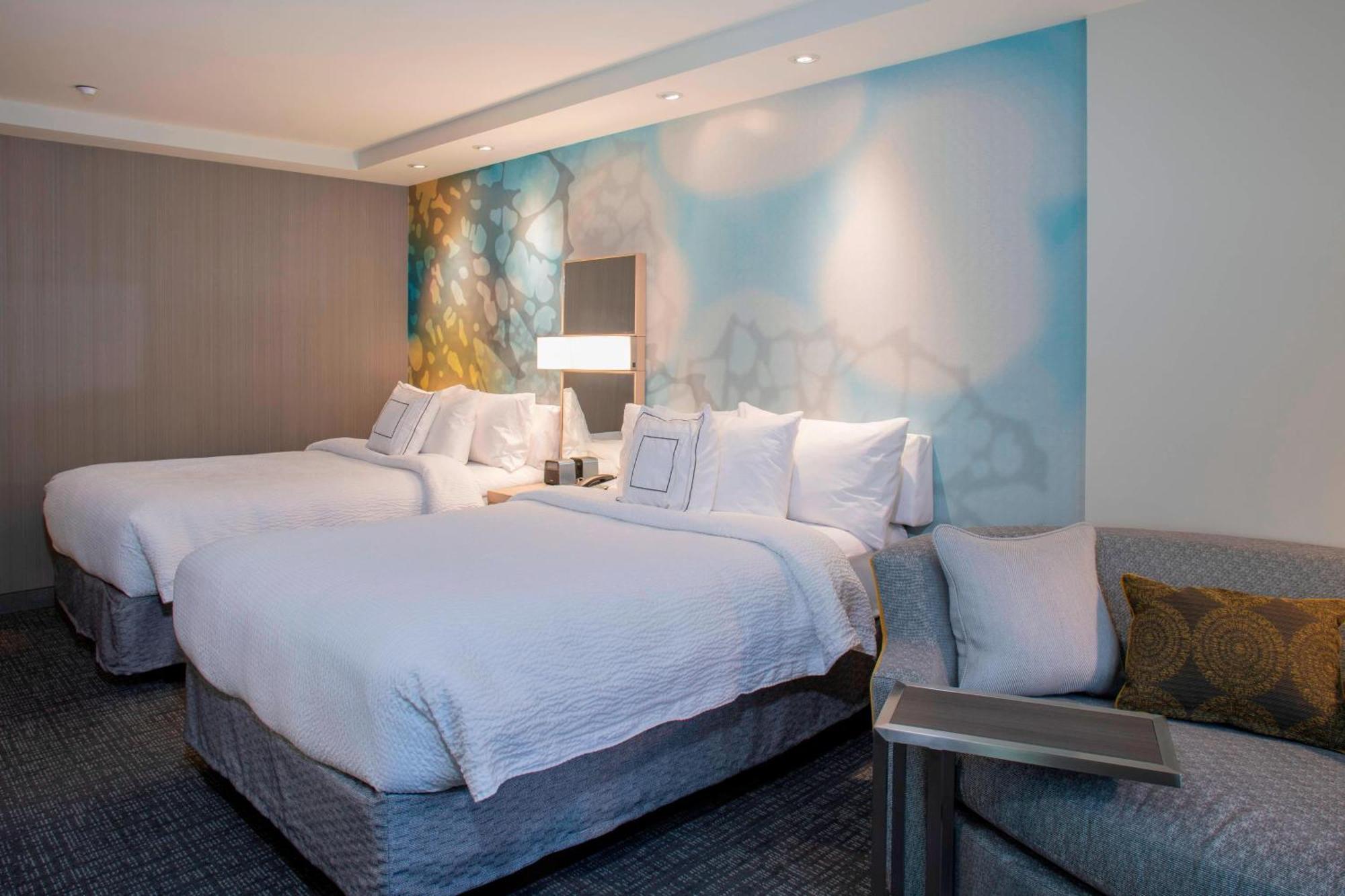 Courtyard By Marriott Queens/fresh Meadows