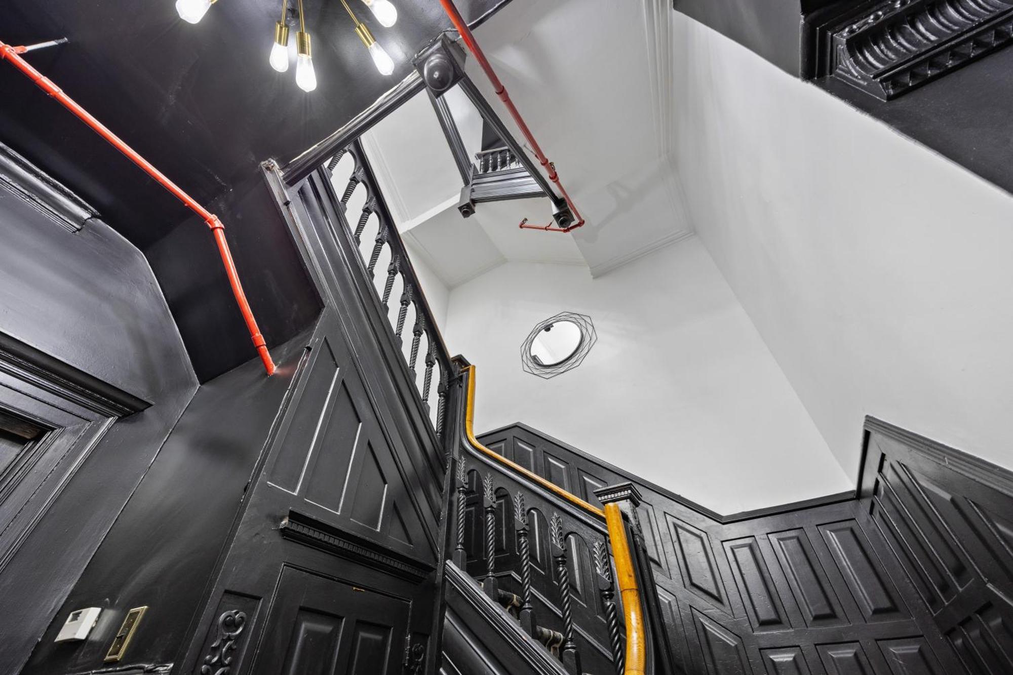 Apartment Prime Location 2 Bdr Loft With Patio, Steps To Subway At 