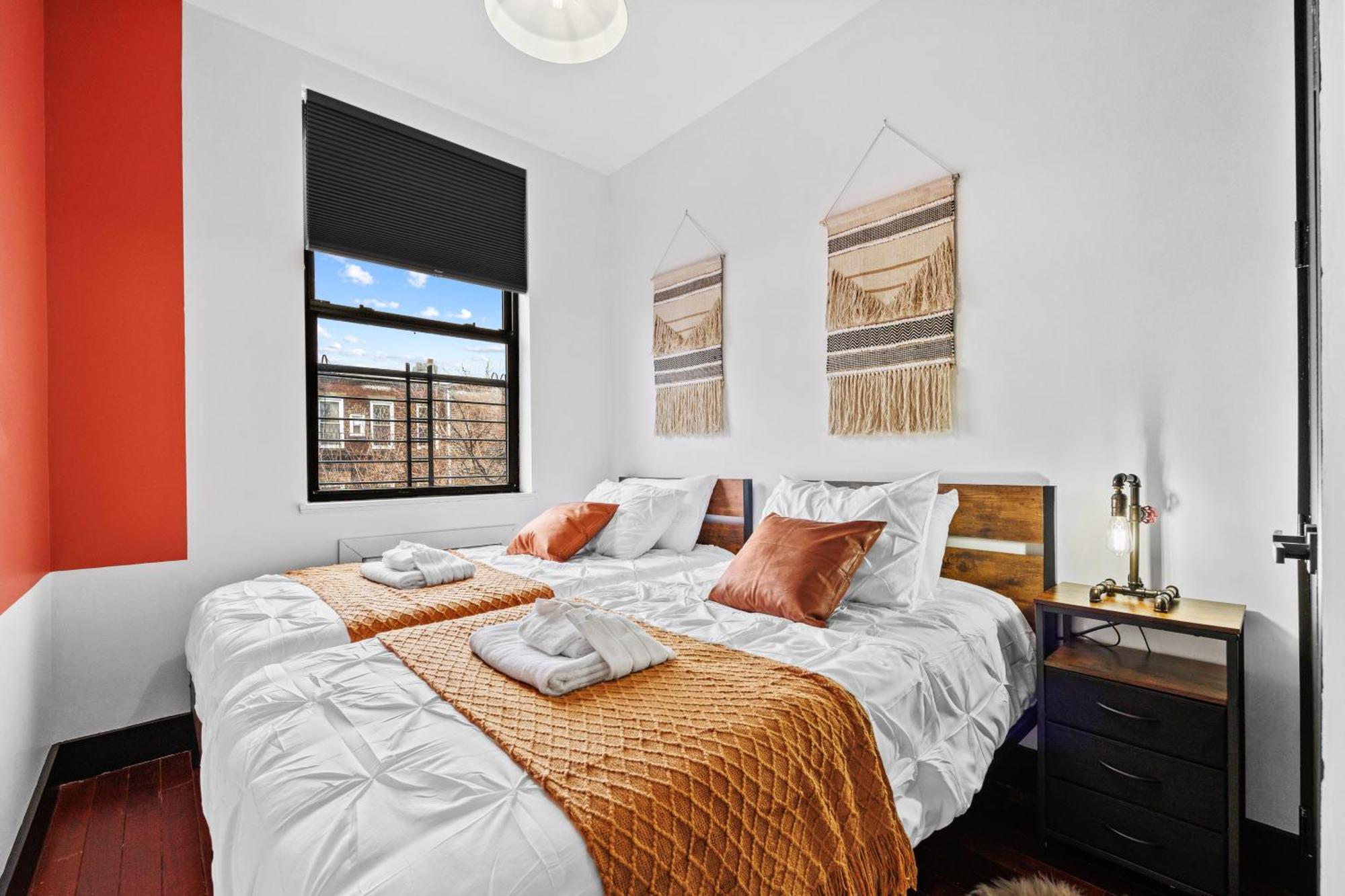 Rustic Chic 4br For Groups - Bushwick's Finest Apartment