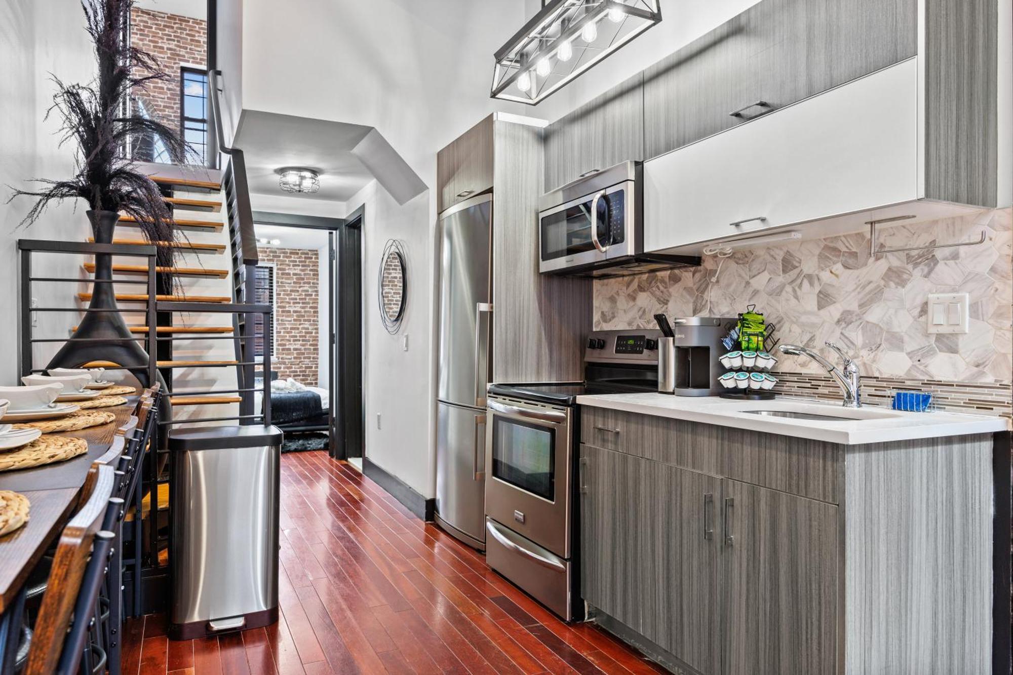 Rustic Chic 4br For Groups - Bushwick's Finest Apartment New York