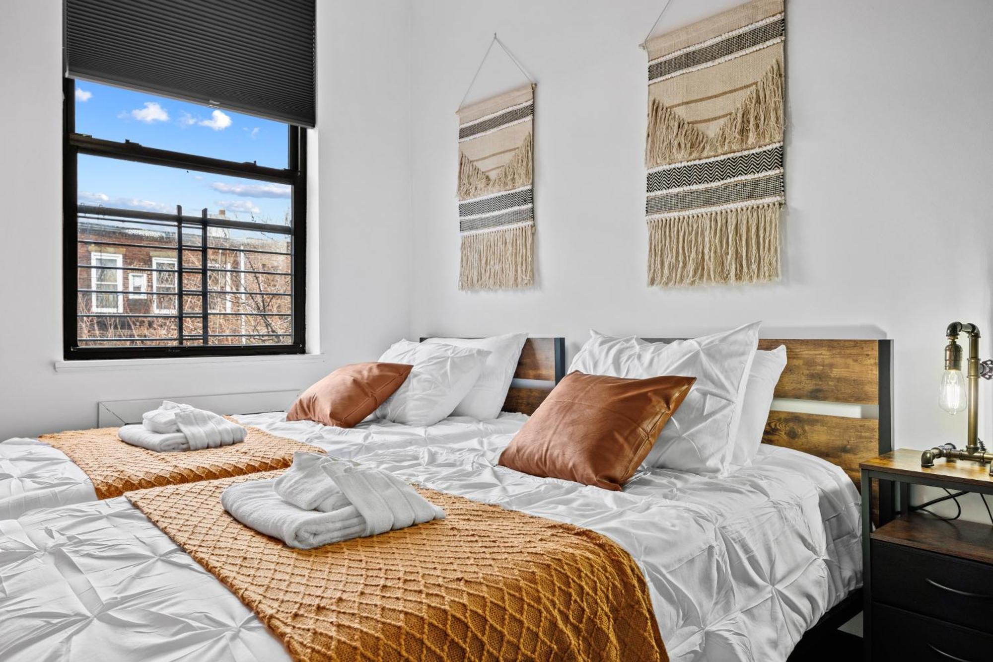 Rustic Chic 4br For Groups - Bushwick's Finest Apartment *