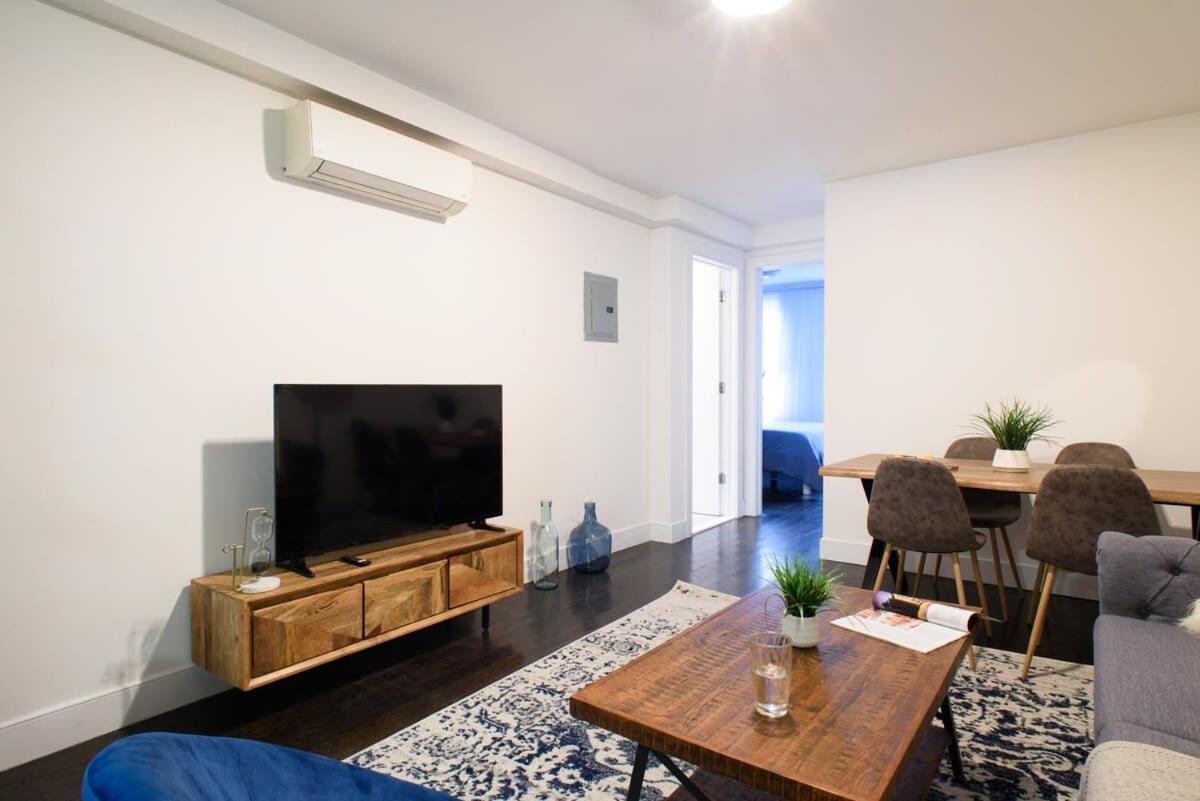 Apartment 39-1 Renovated 3br New York