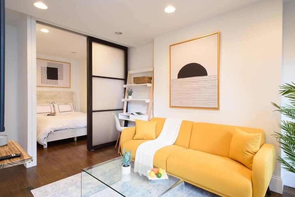 Apartment 69-5a Celebrate The Season Modern Lower East Side 1br