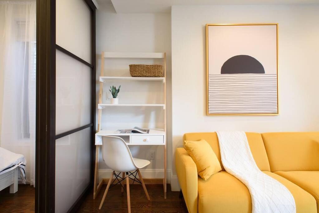 Apartment 69-5a Celebrate The Season Modern Lower East Side 1br *