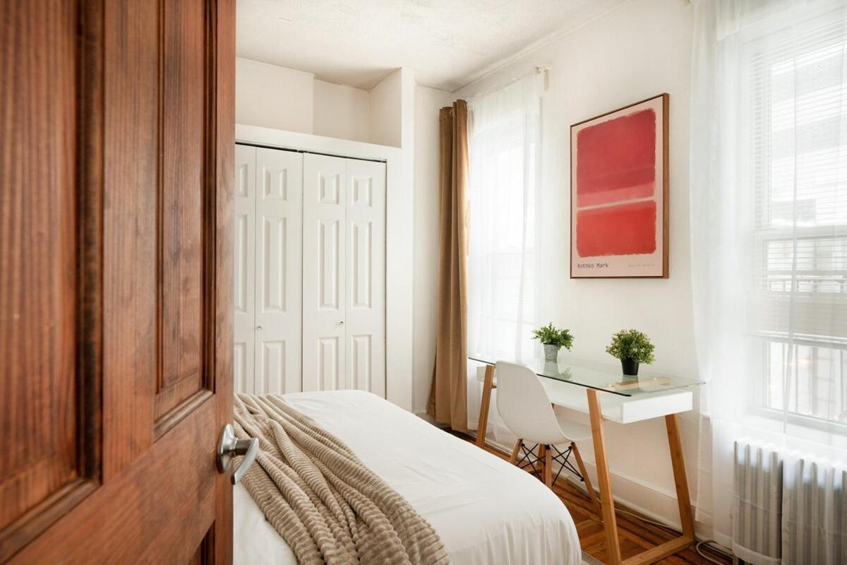 61-2c Prime Ues 2br Newly Furnished Value