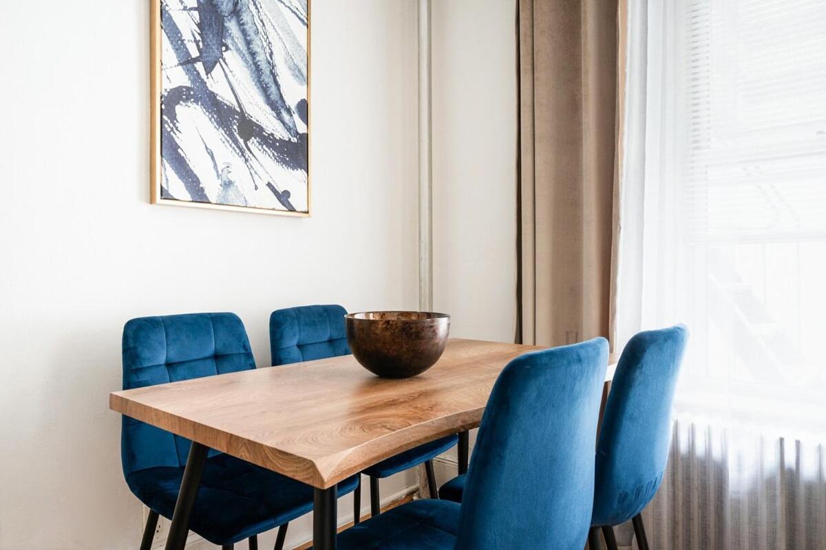 61-2c Prime Ues 2br Newly Furnished Value New York