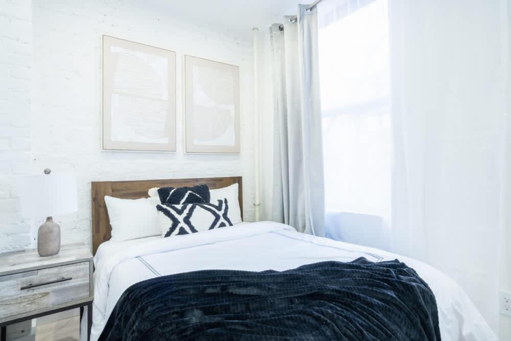 180-2 Brand New 2br 1bath East Village Apartment *