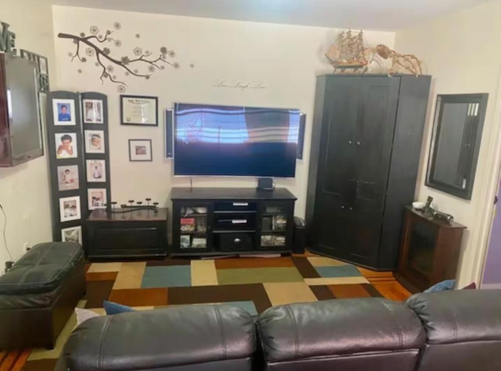 Large For 2 People Near Manhattan * New York