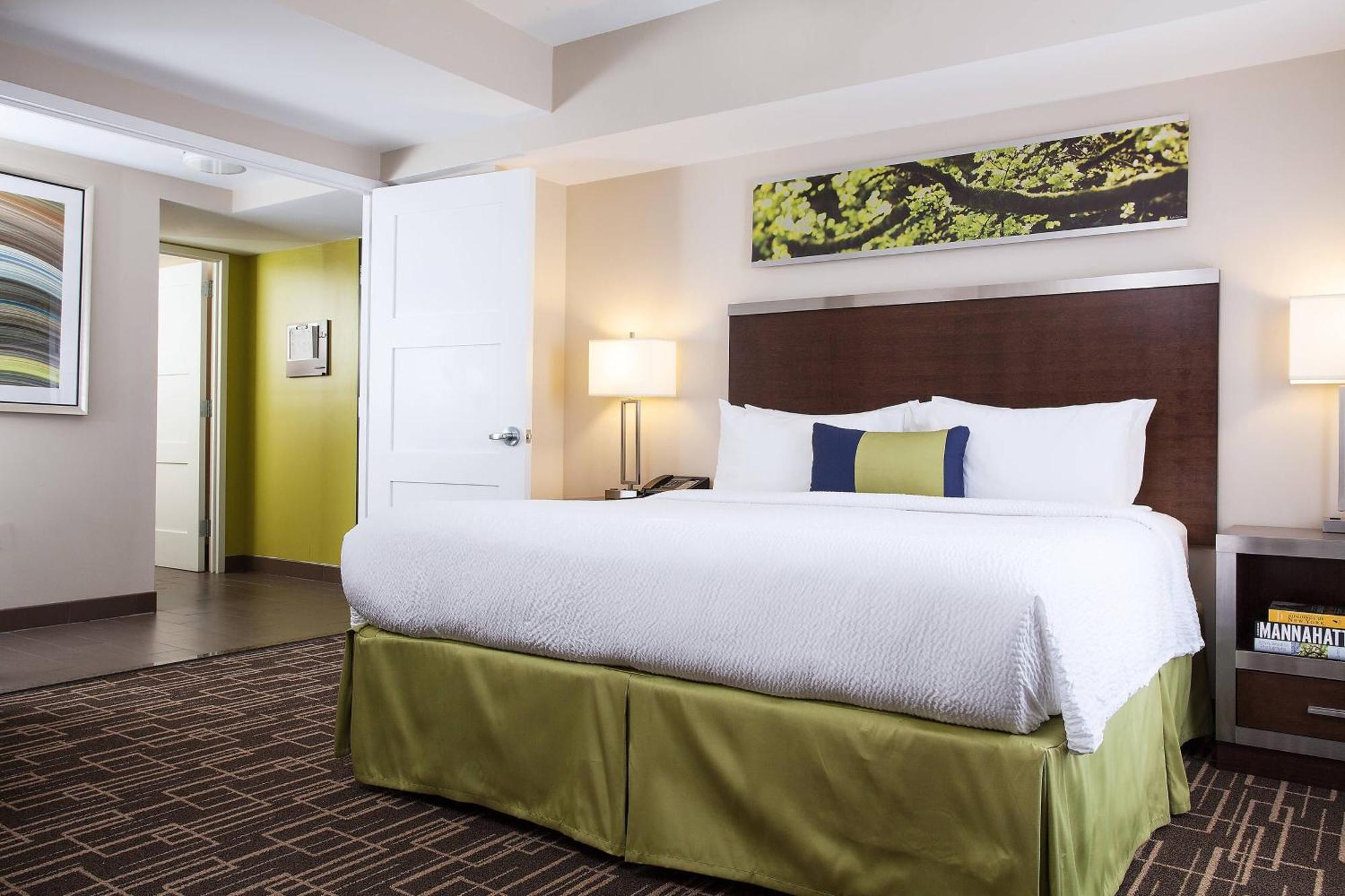 Hotel By Marriott Manhattan/ Midtown Eastside 4*