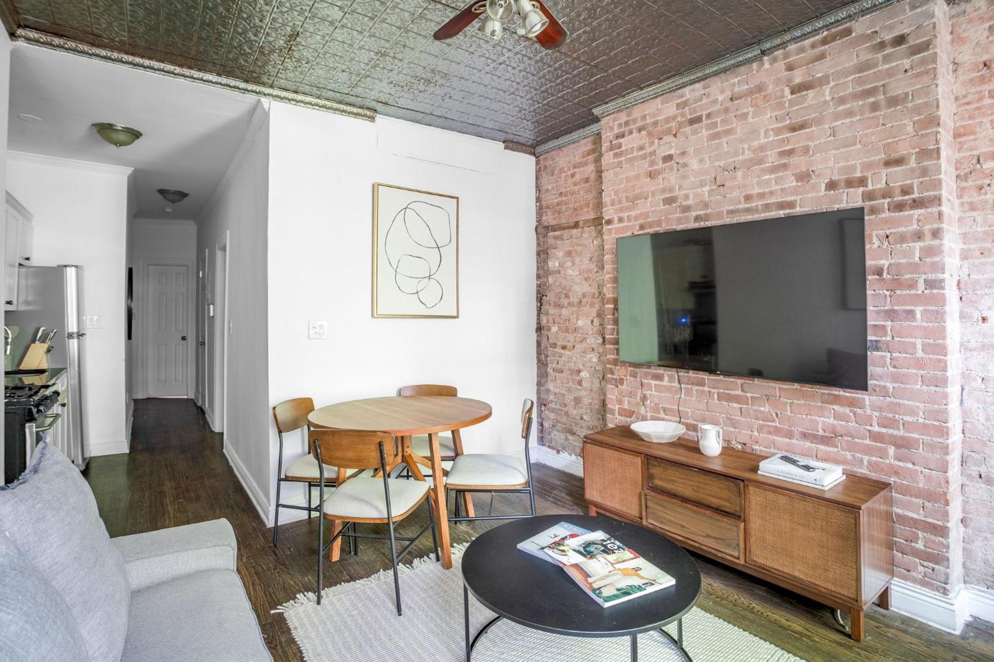 Amazing 2bedroom 1bath On Barrow Street *