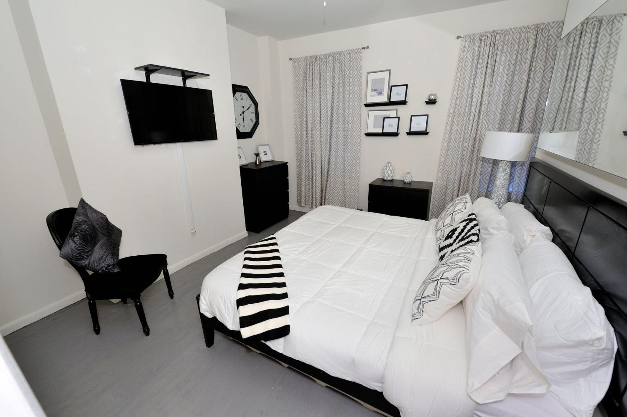 Amazing 3 Bedroom 1 Bath Apartment