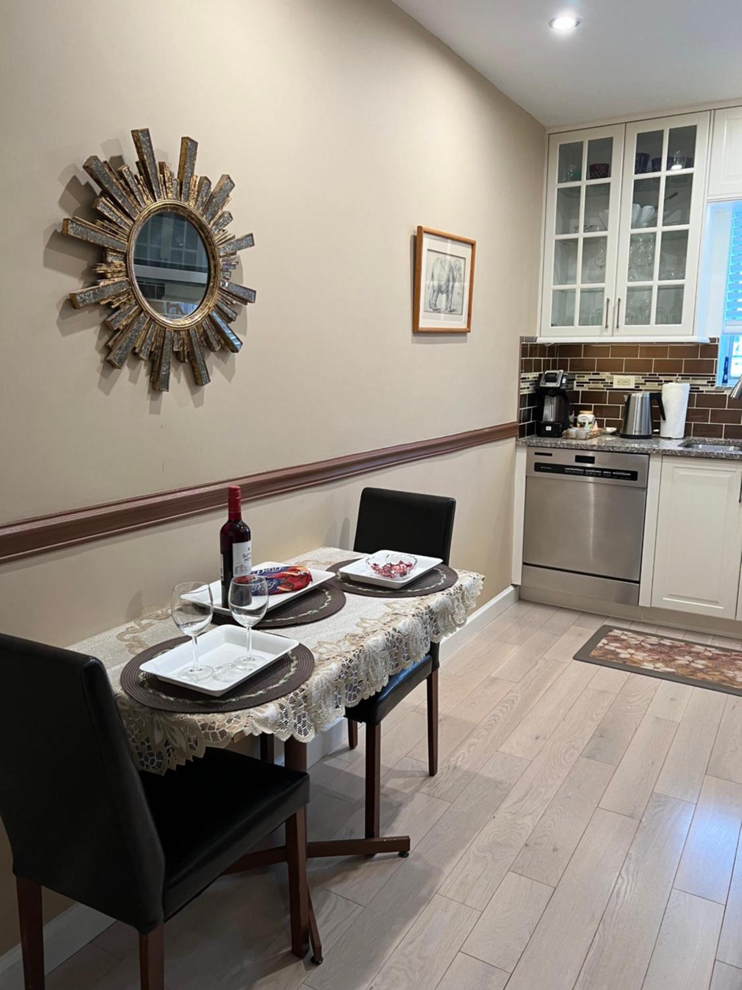 Comfort Stay In Brooklyn - Shared With A Host House Spaces Homestay New York
